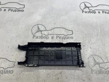 Крышка блока предохранителей MERCEDES-BENZ A-класс W176 (2012 - 2015) — Разборка Мерседес