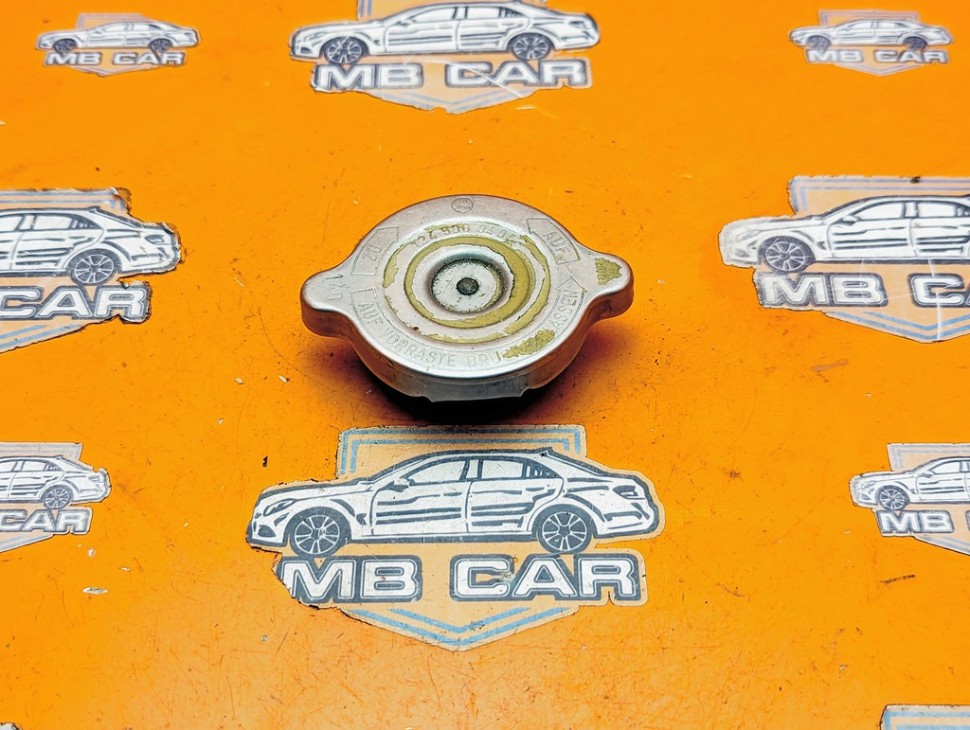Крышка радиатора MERCEDES-BENZ E-класс W124/S124/C124/A124 (1984 - 1997) фото 1 — Разборка Мерседес