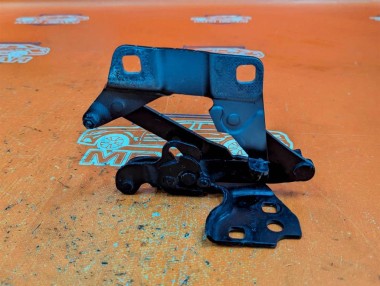 Петля капота MERCEDES-BENZ GLE-класс AMG W166 (2015 - 2019) — Разборка Мерседес