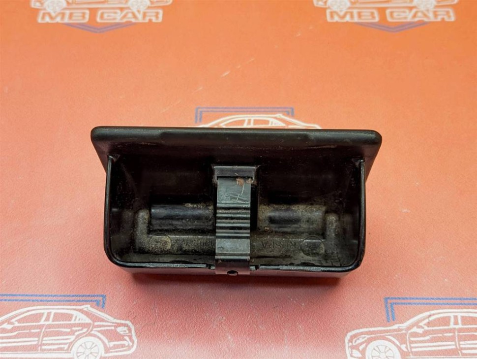 Пепельница MERCEDES-BENZ Sprinter W901-905 (1995 - 2006) фото 1 — Разборка Мерседес