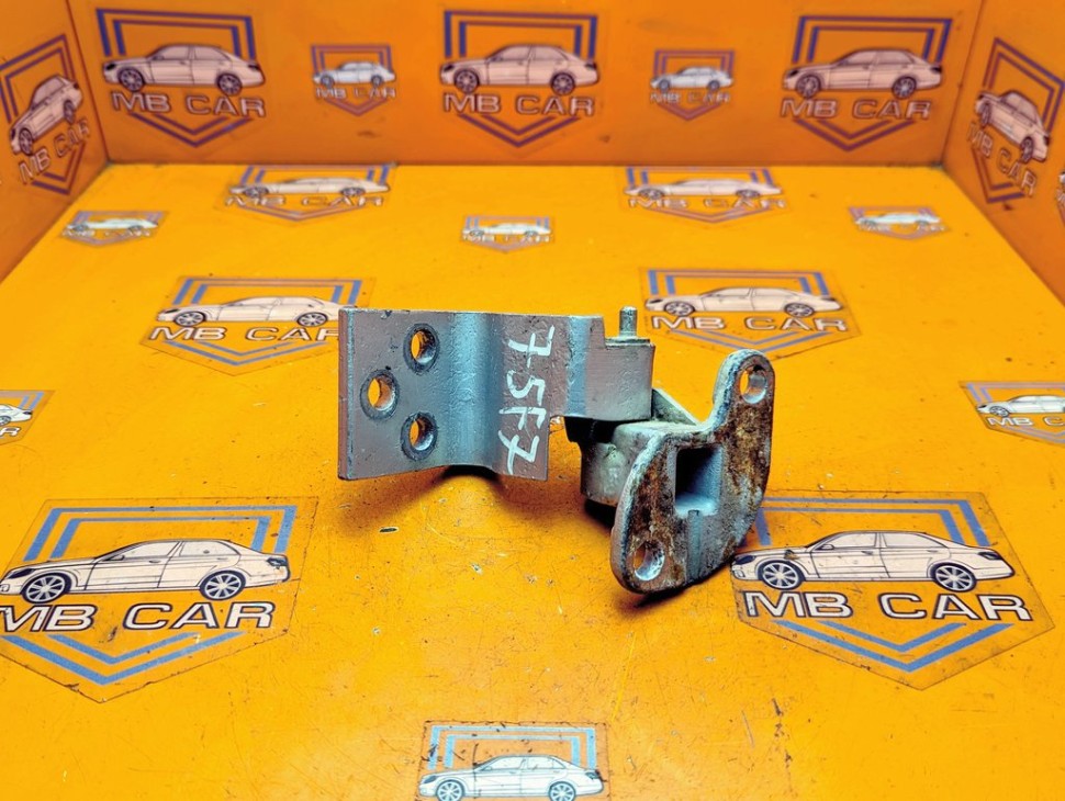 Петля двери MERCEDES-BENZ V-класс W638/W639 (1996 - 2003) V 220 2.1 D AT (122 л.с.) фото 1 &mdash; Разборка Мерседес