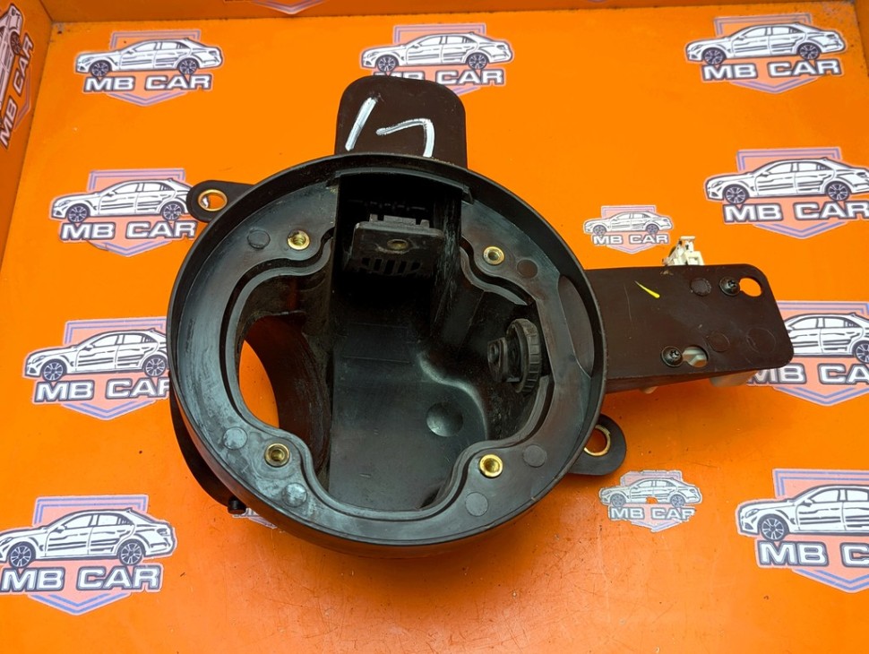 Заливная горловина MERCEDES-BENZ M-класс W163 рестайлинг (2001 - 2005) фото 1 — Разборка Мерседес