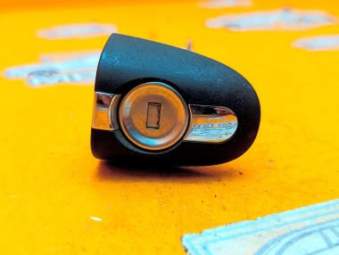 Личинки дверей MERCEDES-BENZ A-класс W168 (1997 - 2001) — Разборка Мерседес