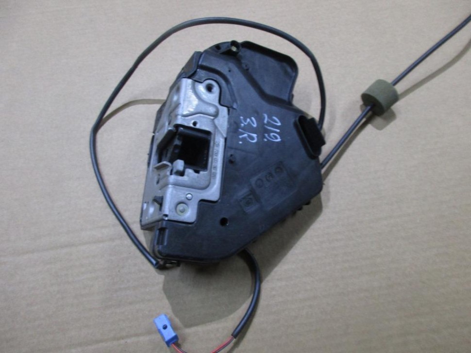 Замок двери задней правой MERCEDES-BENZ CLS-класс C219 рестайлинг (2008 - 2010) фото 1 &mdash; Разборка Мерседес