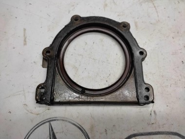 Крышка заднего сальника коленвала MERCEDES-BENZ C-класс W204/S204/С204 рестайлинг (2011 - 2015) — Разборка Мерседес