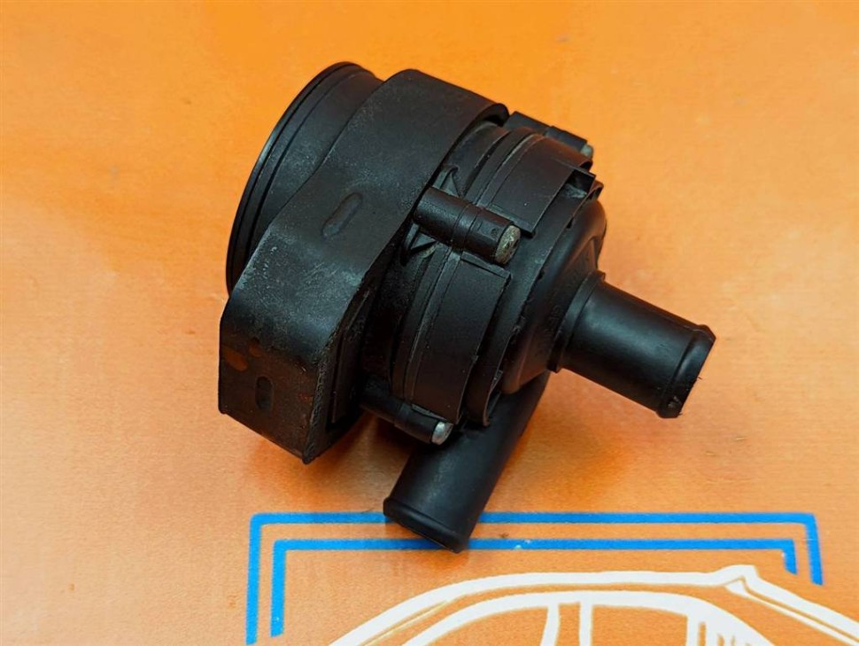 Насос циркуляционный MERCEDES-BENZ A-класс W177 (2018 - 2023) фото 1 — Разборка Мерседес