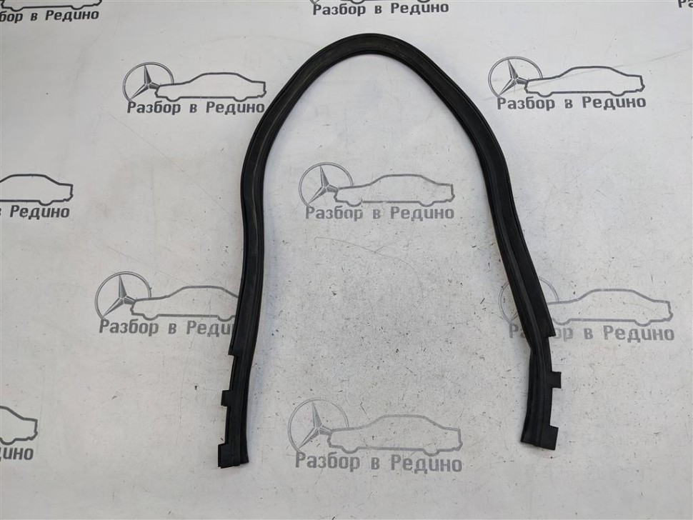 Уплотнитель моторного отсека MERCEDES-BENZ S-класс W220 рестайлинг (2002 - 2005) фото 1 — Разборка Мерседес