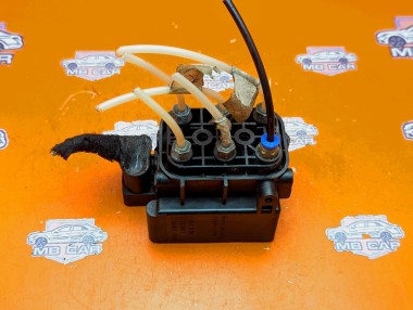 Блок клапанов пневмоподвески MERCEDES-BENZ S-класс W221 рестайлинг (2009 - 2013) — Разборка Мерседес