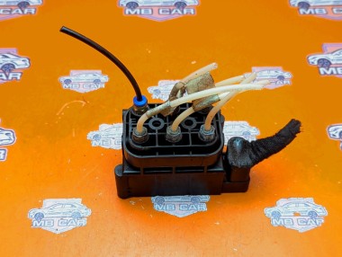 Блок клапанов пневмоподвески MERCEDES-BENZ S-класс W221 рестайлинг (2009 - 2013) — Разборка Мерседес