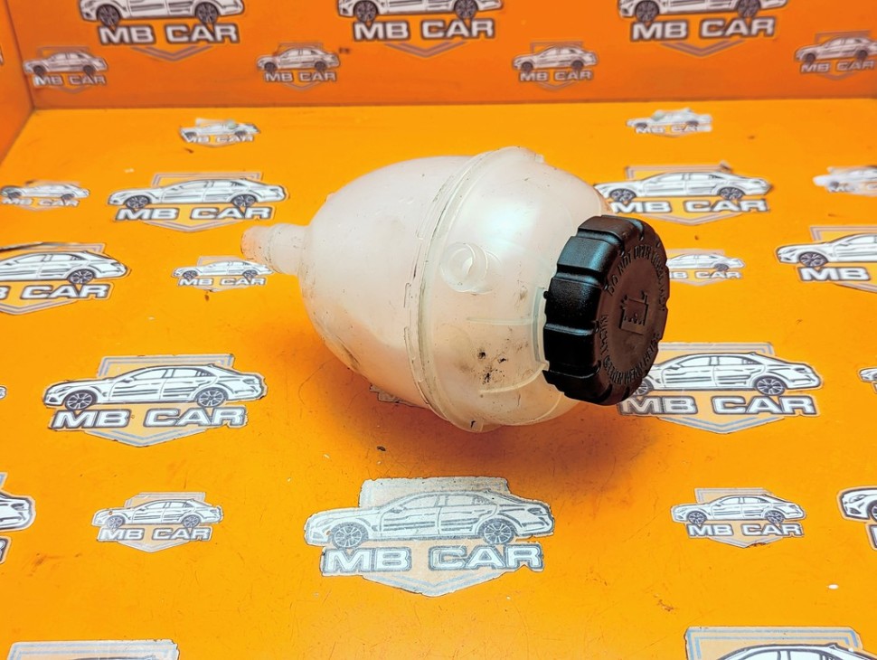 Бачок расширительный MERCEDES-BENZ C-класс W205/S205/C205/A205 (2014 - 2018) фото 1 — Разборка Мерседес