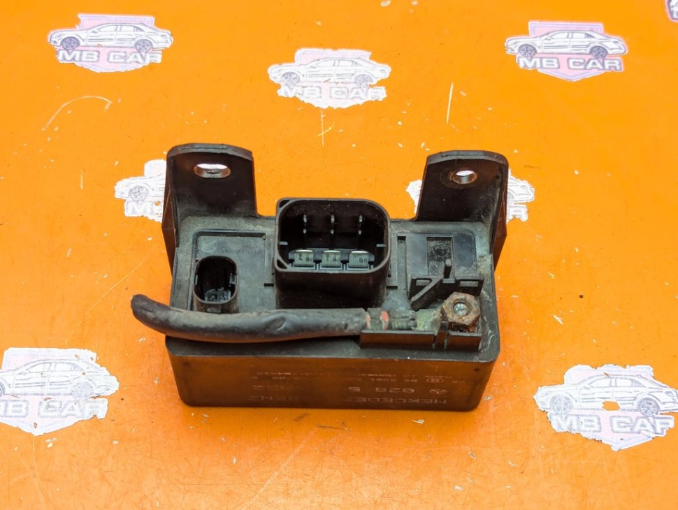 Реле свечей накала MERCEDES-BENZ S-класс W220 (1998 - 2005) фото 1 &mdash; Разборка Мерседес