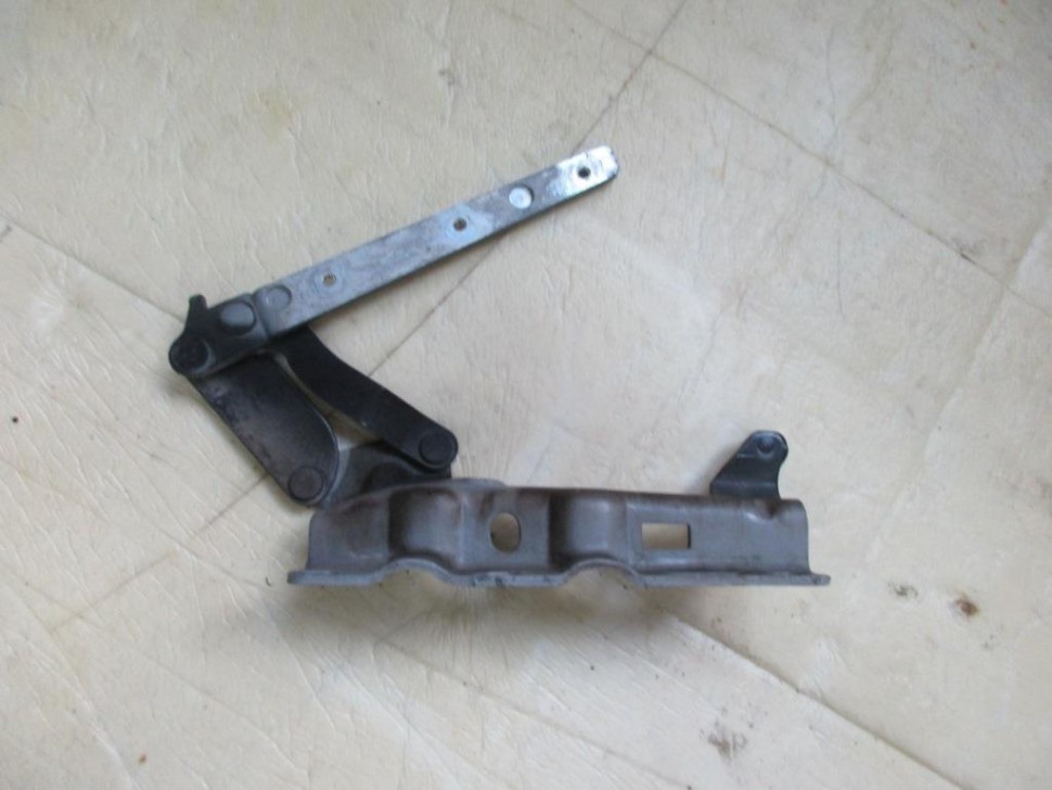 Петля капота MERCEDES-BENZ CLK-класс C209/W209 (2002 - 2005) фото 1 — Разборка Мерседес