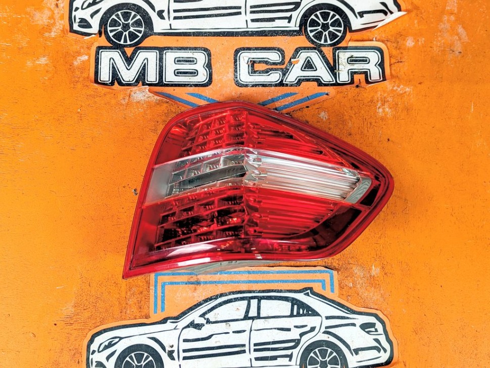 Фонарь задний правый MERCEDES-BENZ M-класс W164 рестайлинг (2008 - 2011) фото 1 &mdash; Разборка Мерседес