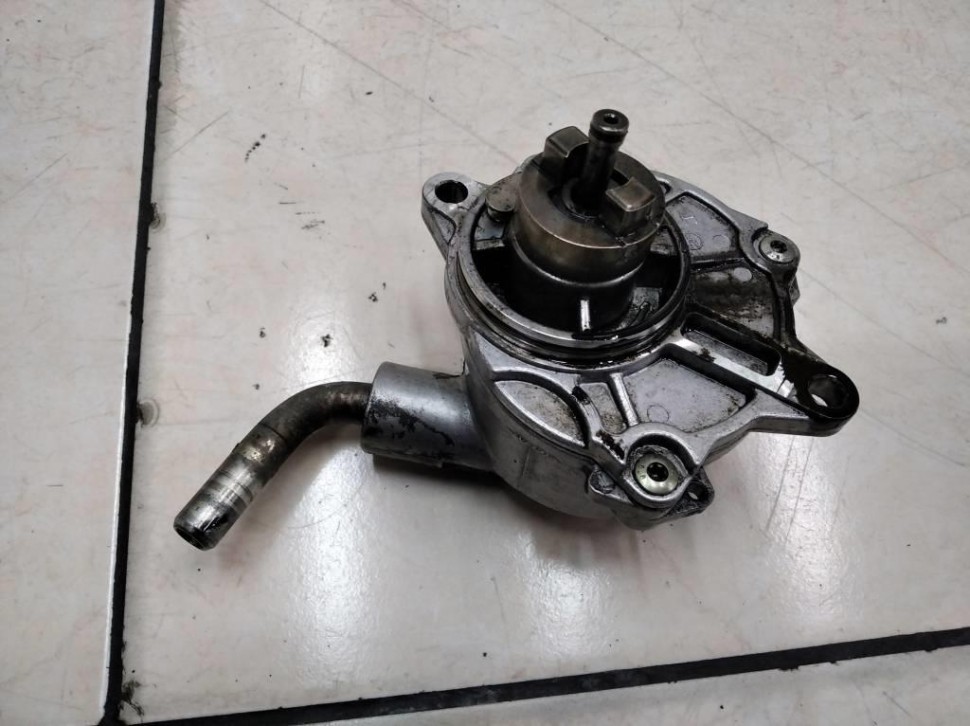 Насос вакуумный MERCEDES-BENZ C-класс W203/S203/CL203 (2000 - 2004) фото 1 — Разборка Мерседес