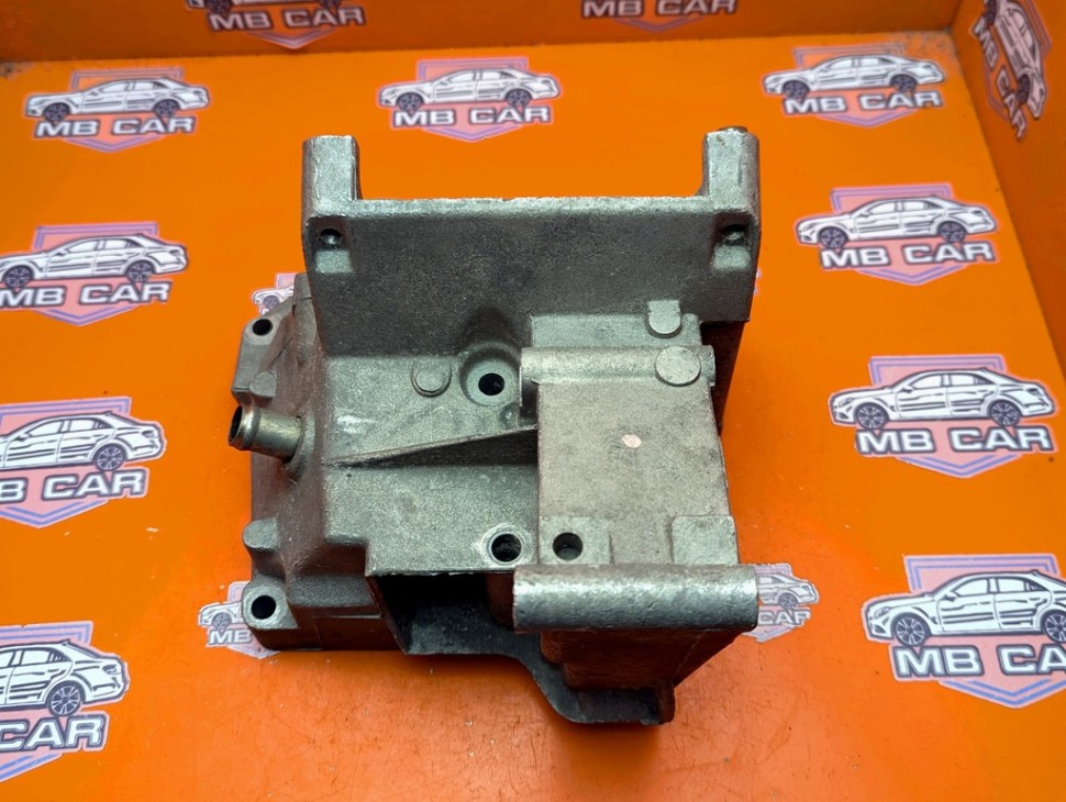 Кронштейн компрессора кондиционера MERCEDES-BENZ S-класс W140 (1991 - 1998) фото 1 — Разборка Мерседес