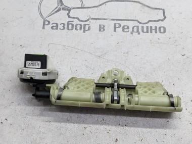 Механизм подголовника MERCEDES-BENZ S-класс W220 рестайлинг (2002 - 2005) — Разборка Мерседес