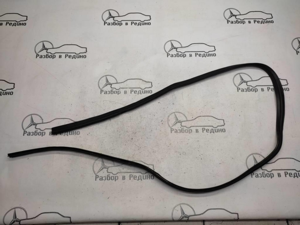 Уплотнитель моторного отсека MERCEDES-BENZ CLS-класс C219 (2004 - 2008) фото 1 — Разборка Мерседес