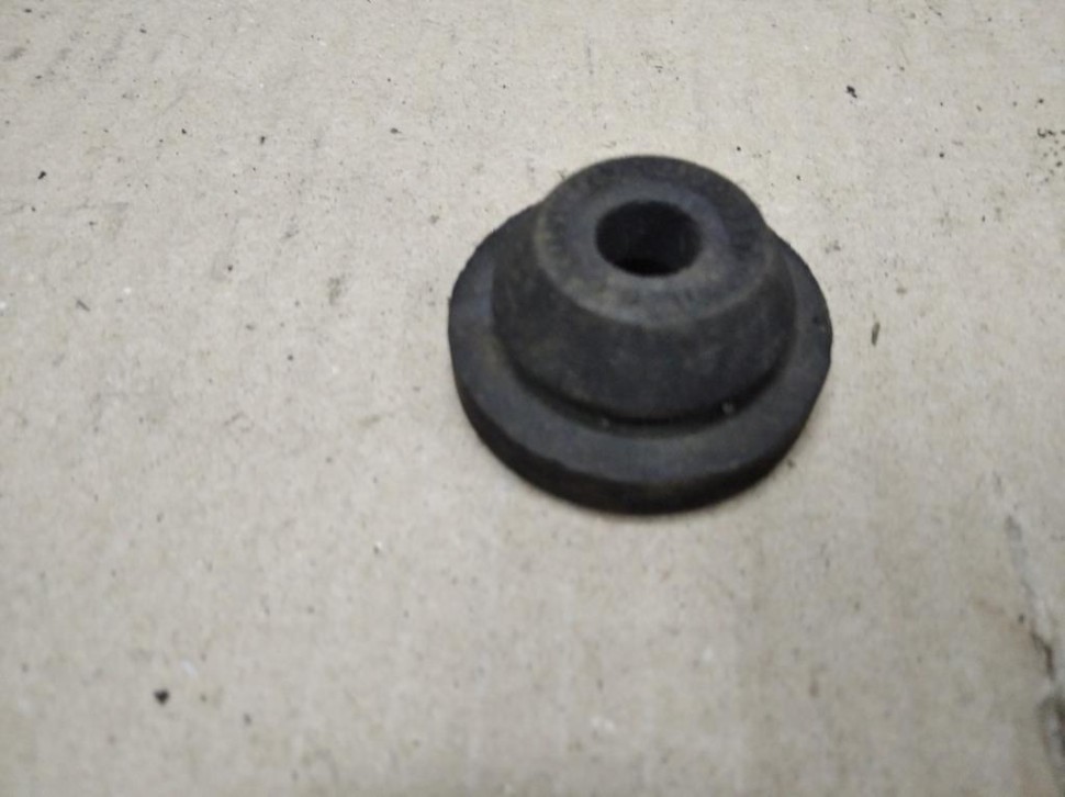 Резиновая втулка MERCEDES-BENZ фото 1 — Разборка Мерседес