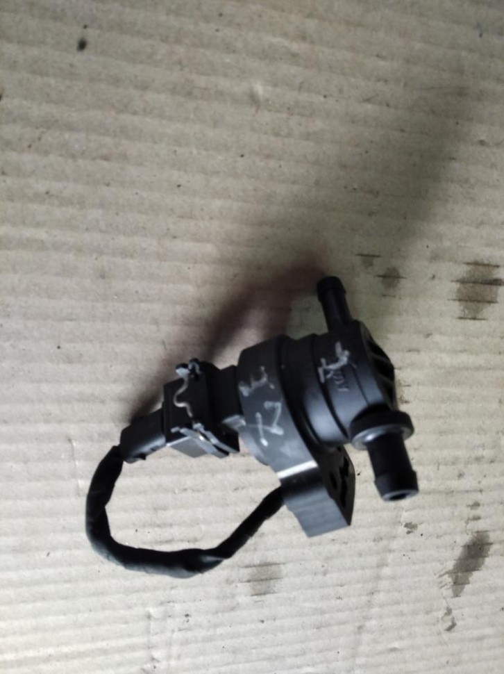 Клапан регенерации MERCEDES-BENZ C-класс W203/S203/CL203 (2000 - 2004) фото 1 — Разборка Мерседес