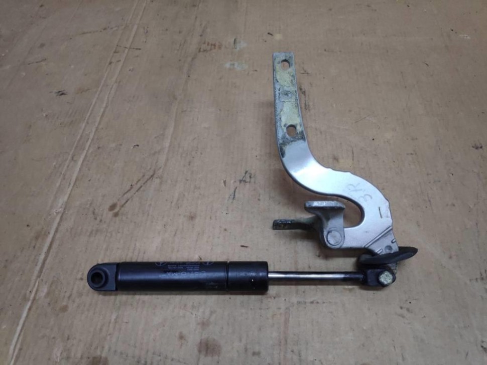 Петля крышки багажника MERCEDES-BENZ E-класс W124/S124/C124/A124 (1984 - 1997) фото 1 — Разборка Мерседес