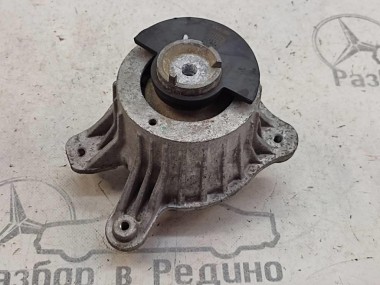 Опора двигателя MERCEDES-BENZ C-класс W205/S205/C205/A205 (2014 - 2018) — Разборка Мерседес