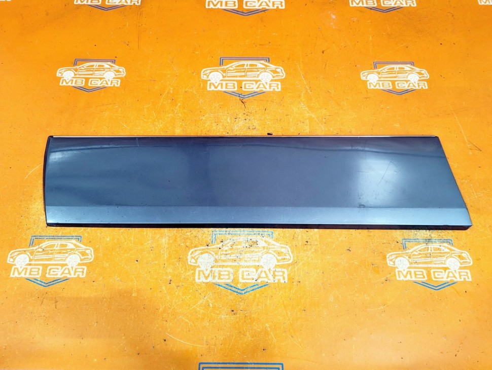Молдинг двери MERCEDES-BENZ E-класс W124/S124/C124/A124 (1984 - 1997) фото 1 — Разборка Мерседес