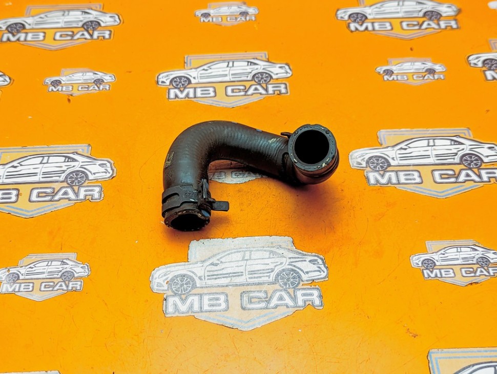 Патрубок ОЖ MERCEDES-BENZ C-класс W205/S205/C205/A205 (2014 - 2018) фото 1 — Разборка Мерседес