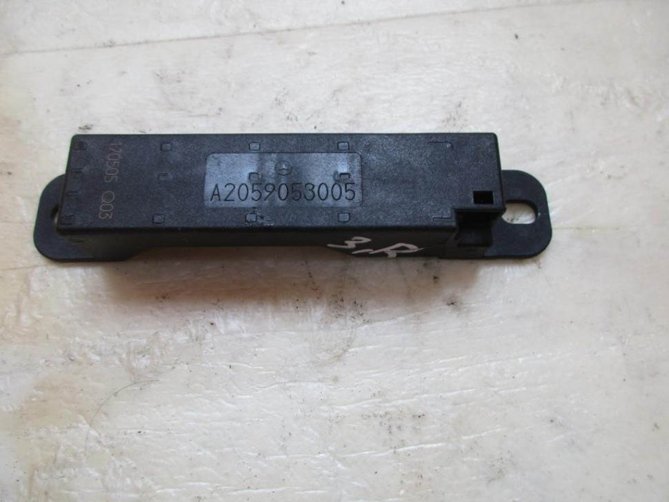 Антенна KEYLESS - GO MERCEDES-BENZ GLE-класс W166 (2015 - 2018) фото 1 — Разборка Мерседес