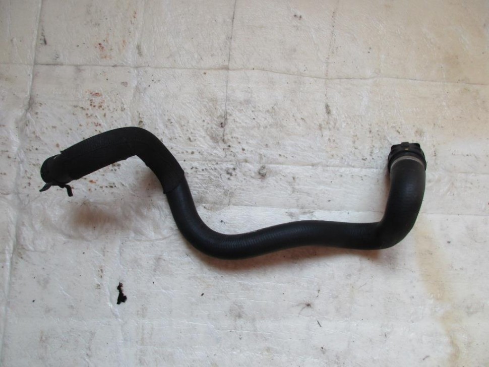 Патрубок ОЖ MERCEDES-BENZ GLC-класс X253 (2015 - 2019) фото 1 — Разборка Мерседес