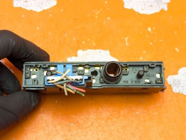 Кнопка блокировки мостов MERCEDES-BENZ M-класс W163 (1997 - 2001) &mdash; Разборка Мерседес