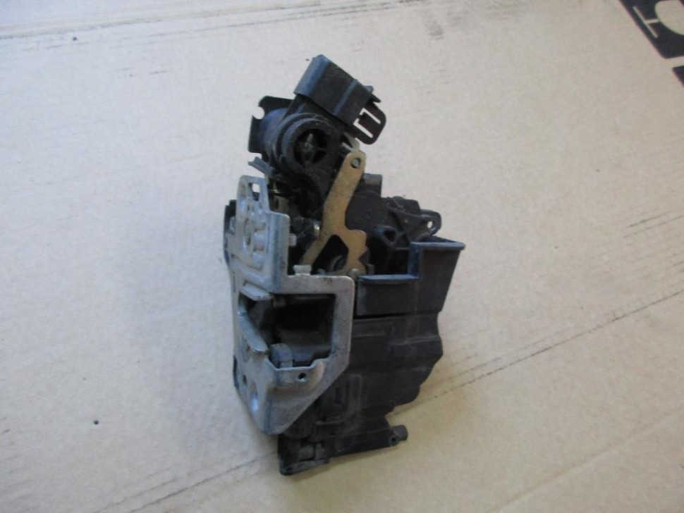 Замок двери передней левой MERCEDES-BENZ CLK-класс C208/A208 (1997 - 2000) фото 1 — Разборка Мерседес