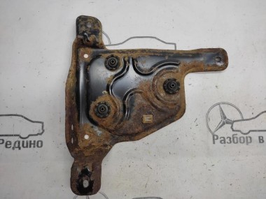 Кронштейн компрессора подвески MERCEDES-BENZ V-класс W639 (2003 - 2014) — Разборка Мерседес