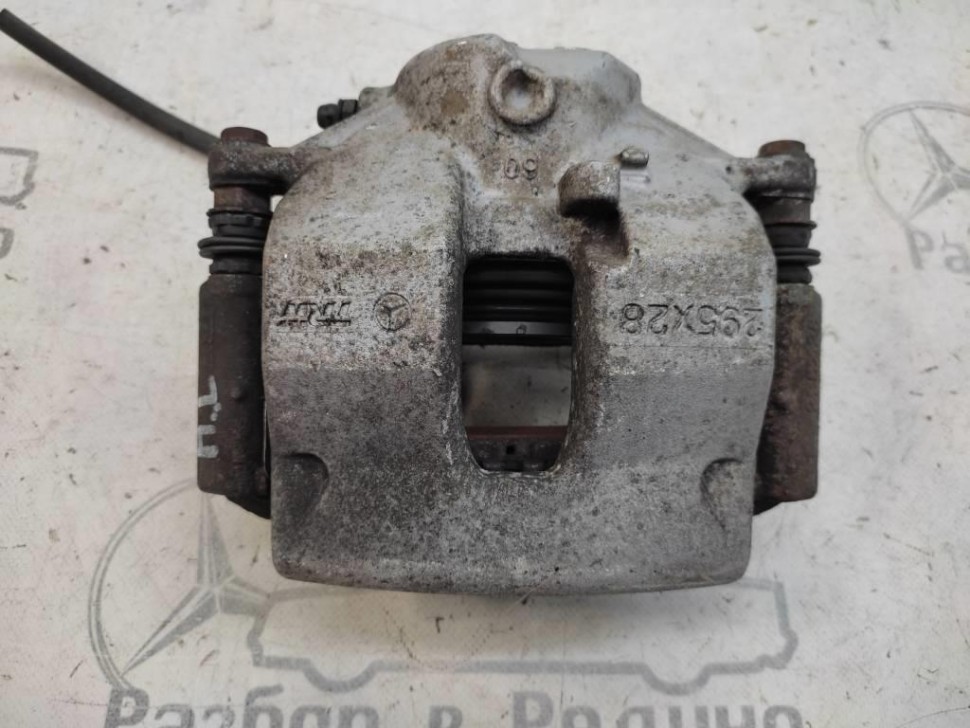 Суппорт передний левый MERCEDES-BENZ C-класс W204/S204 (2006 - 2011) фото 1 — Разборка Мерседес