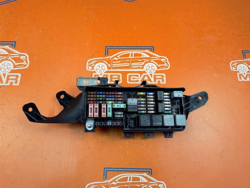 Блок предохранителей MERCEDES-BENZ GL-класс X164 рестайлинг (2009 - 2012) фото 1 — Разборка Мерседес