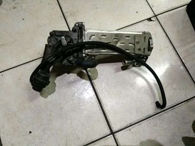 Байпасный клапан MERCEDES-BENZ Sprinter W906 (2006 - 2019) фото 1 — Разборка Мерседес