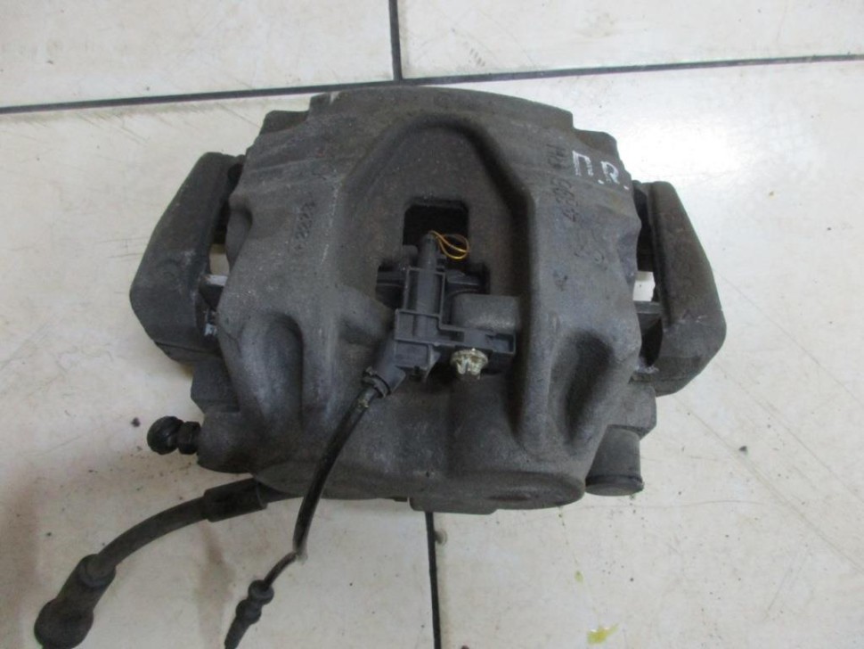 Суппорт передний правый MERCEDES-BENZ M-класс W166 (2011 - 2015) фото 1 — Разборка Мерседес