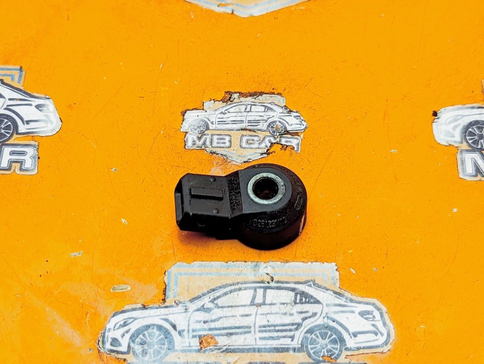Датчик детонации MERCEDES-BENZ E-класс W210/S210 (1995 - 1999) фото 1 &mdash; Разборка Мерседес