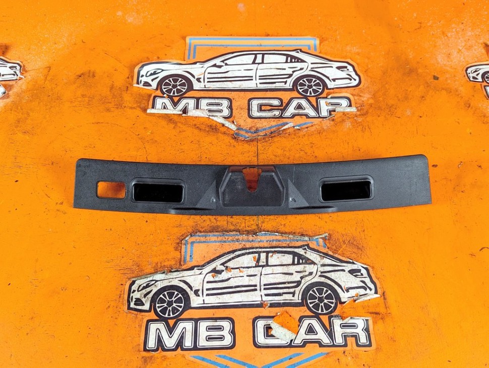 Накладка замка багажника MERCEDES-BENZ R-класс W251 рестайлинг (2007 - 2010) R 350d 3.0 4MATIC 7G-Tronic (224 л.с.) фото 1 &mdash; Разборка Мерседес