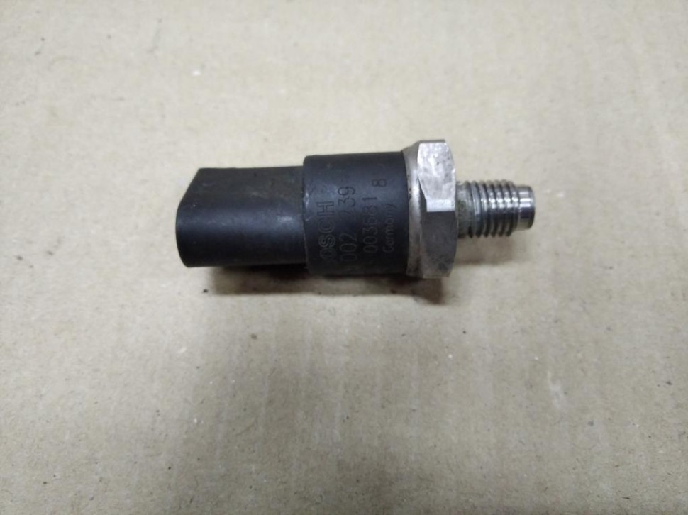 Датчик давления топлива MERCEDES-BENZ C-класс W203/S203/CL203 (2000 - 2004) фото 1 — Разборка Мерседес