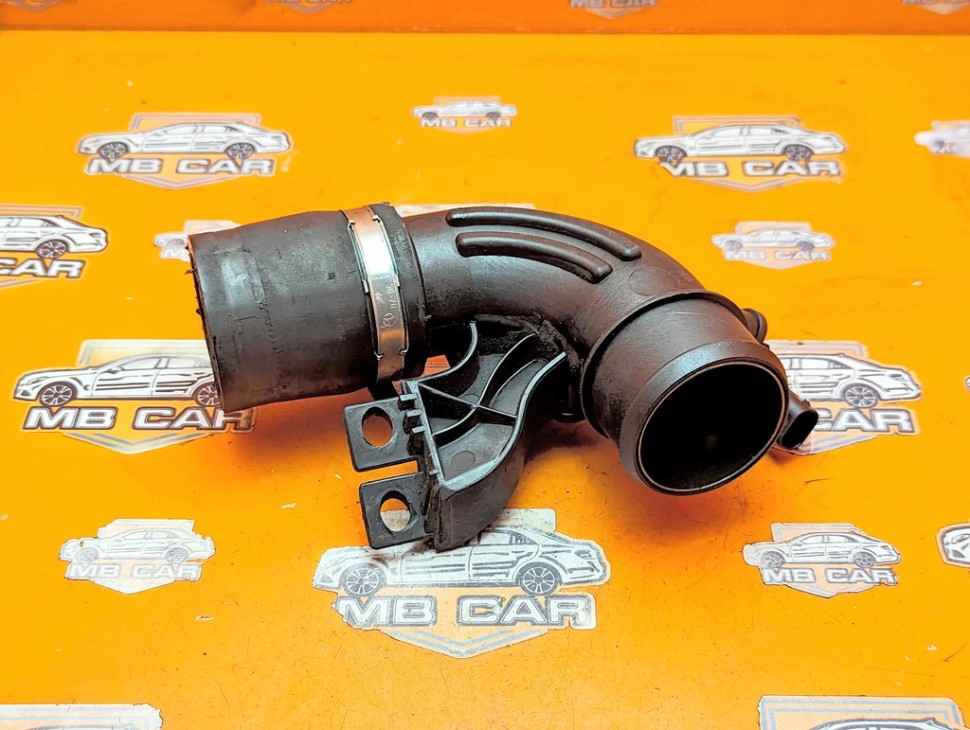 Патрубок интеркулера MERCEDES-BENZ M-класс W163 (1997 - 2001) фото 1 &mdash; Разборка Мерседес