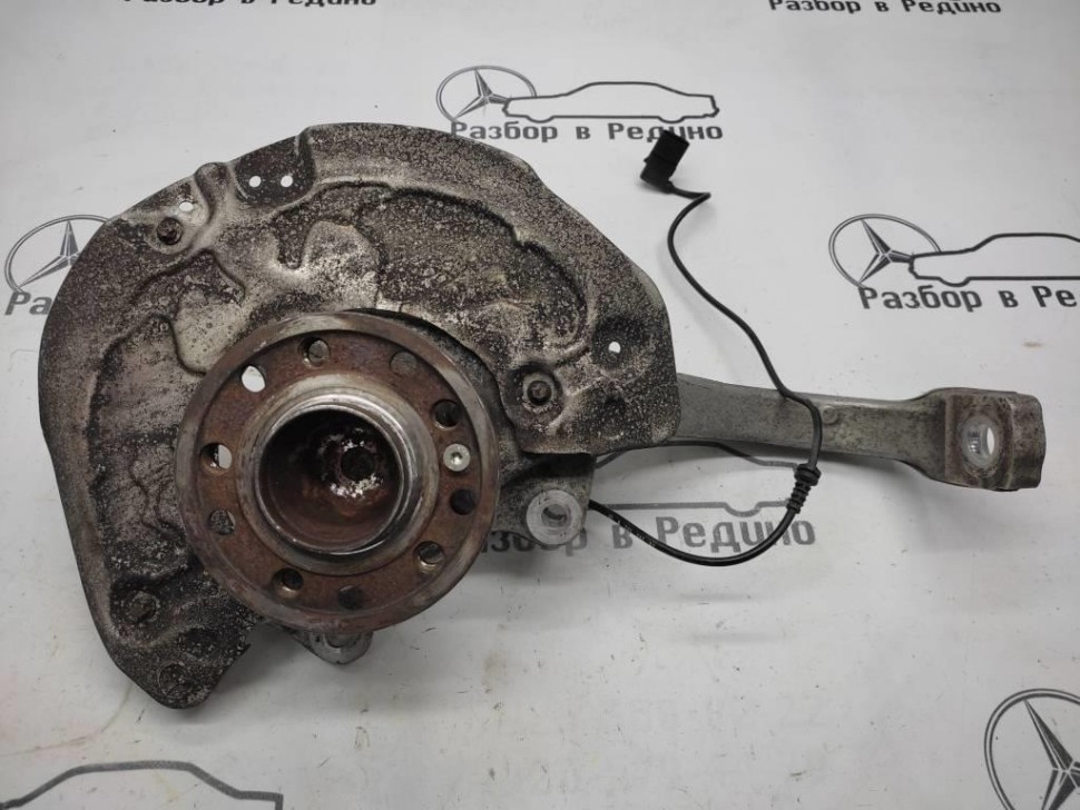 Кулак поворотный передний левый MERCEDES-BENZ C-класс W205/S205/C205/A205 (2014 - 2018) фото 1 — Разборка Мерседес