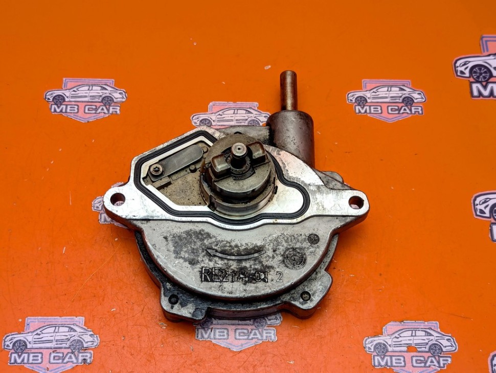 Насос вакуумный MERCEDES-BENZ C-класс W203/S203/CL203 (2000 - 2004) фото 1 — Разборка Мерседес