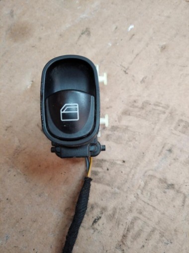 Кнопка стеклоподъемников MERCEDES-BENZ C-класс W203/S203/CL203 (2000 - 2004) — Разборка Мерседес