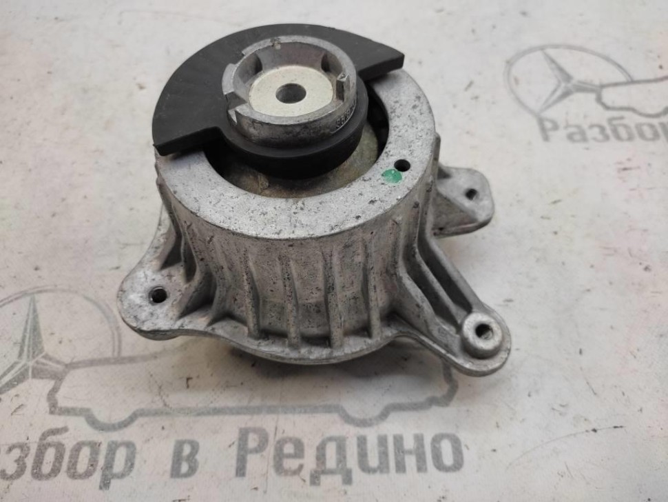 Опора двигателя MERCEDES-BENZ C-класс W205/S205/C205/A205 (2014 - 2018) фото 1 — Разборка Мерседес