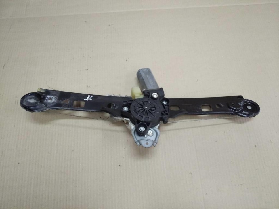 Стеклоподъемник задний левый MERCEDES-BENZ C-класс W203/S203/CL203 рестайлинг (2004 - 2008) фото 1 — Разборка Мерседес