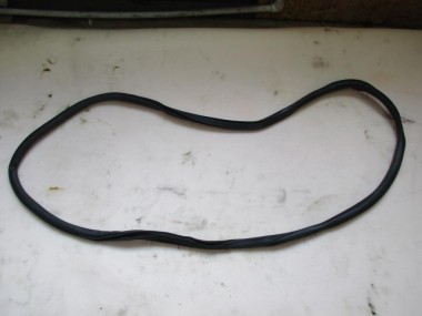 Уплотнитель крышки багажника MERCEDES-BENZ C-класс W205/S205/C205/A205 (2014 - 2018) — Разборка Мерседес