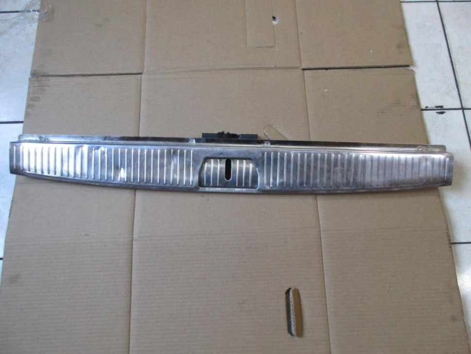 Накладка замка багажника MERCEDES-BENZ E-класс W211/S211 рестайлинг (2006 - 2009) фото 1 — Разборка Мерседес