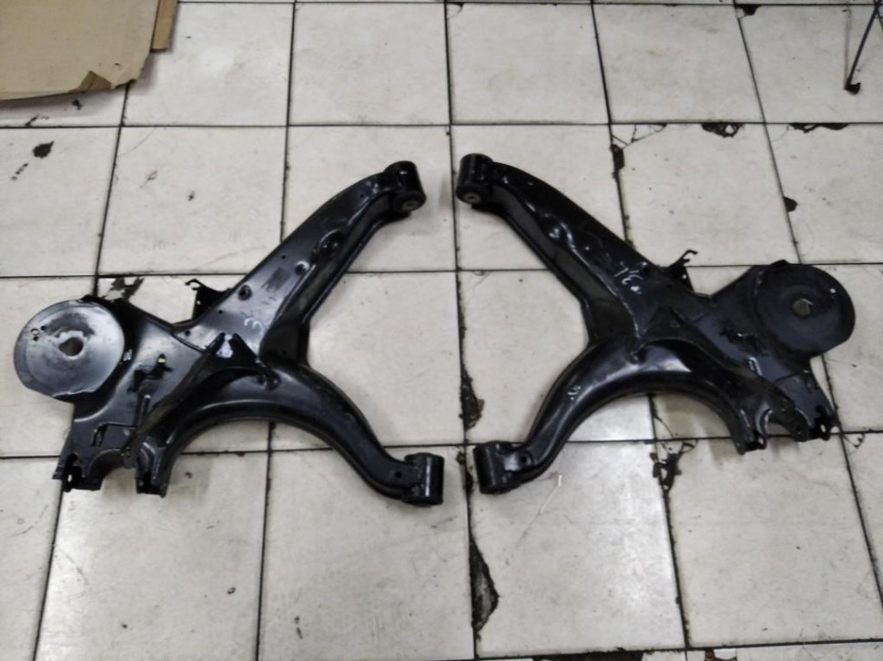 Рычаг задний MERCEDES-BENZ V-класс W447 (2014 - 2025) фото 1 — Разборка Мерседес