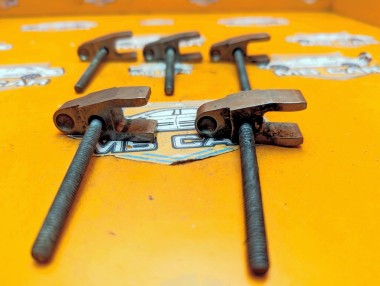 Кронштейн крепления форсунок MERCEDES-BENZ E-класс W210/S210 рестайлинг (1999 - 2003) &mdash; Разборка Мерседес