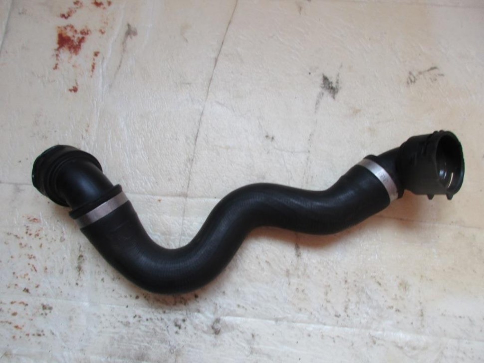 Патрубок радиатора MERCEDES-BENZ GLC-класс X253 (2015 - 2019) фото 1 — Разборка Мерседес